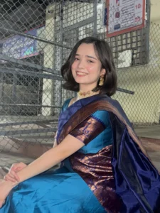 Meethika Dwivedi Height
